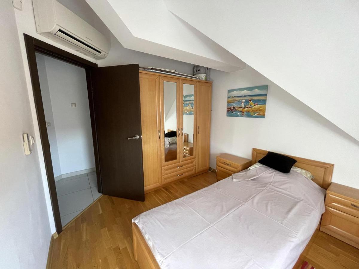 Stunning 2-Bed Apartment In Sea Resort Varna Святые Константин и Елена Экстерьер фото