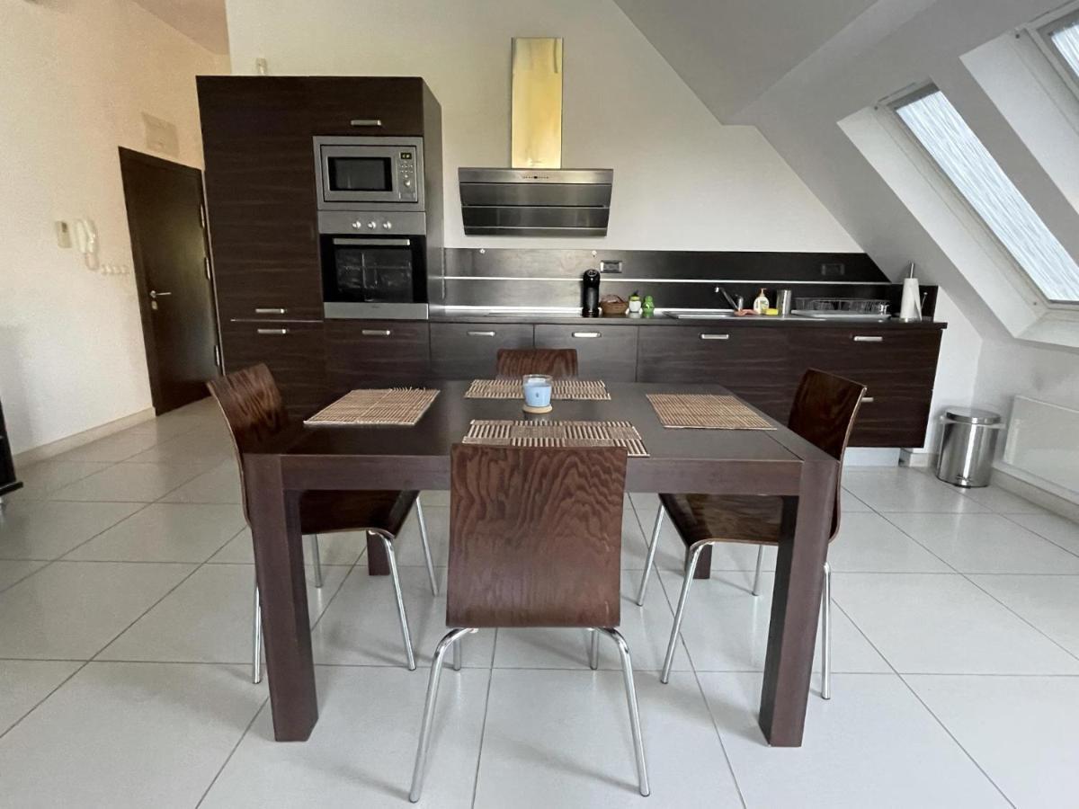 Stunning 2-Bed Apartment In Sea Resort Varna Святые Константин и Елена Экстерьер фото