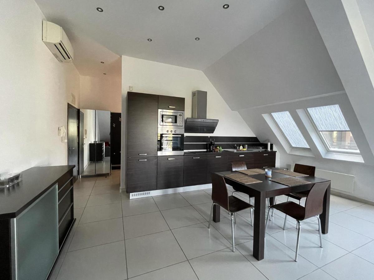 Stunning 2-Bed Apartment In Sea Resort Varna Святые Константин и Елена Экстерьер фото